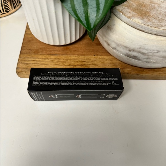 Trestique, Color+Contour Cheek Stick in the color Brazilian Bronze - Picture 3 of 4